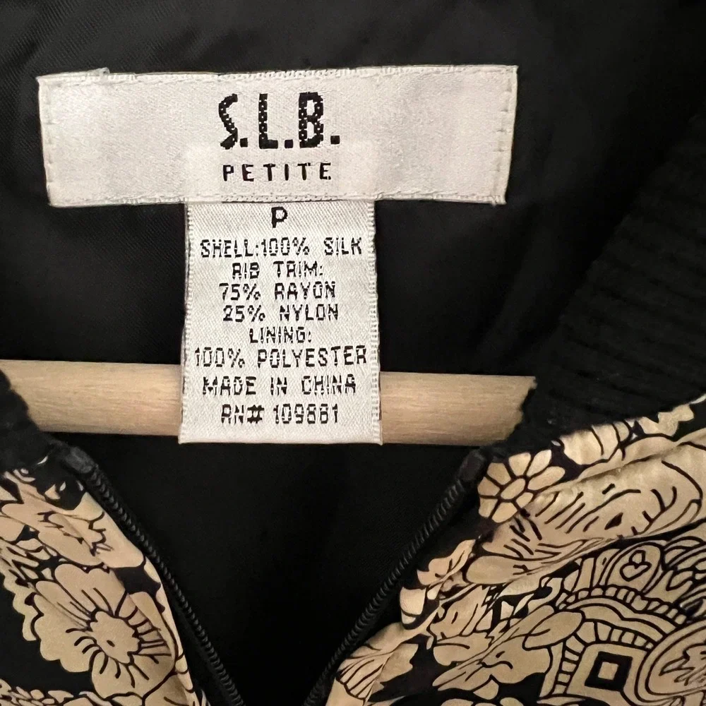 Vintage S.L.B.‎ Petite Black Gold Paisley Silk Bomber Jacket Size Petite Small